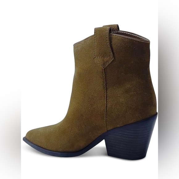 New-Kenneth Cole Women's Kara Loafer, size 9 - Picture 2 of 15